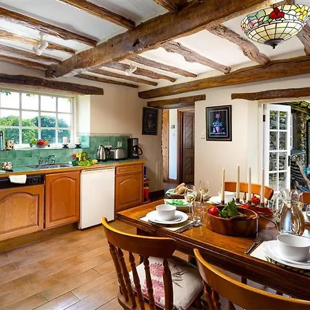 Bank Barn At Rusland 펜션 울버스톤