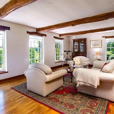 Nyaraló Bank Barn At Rusland