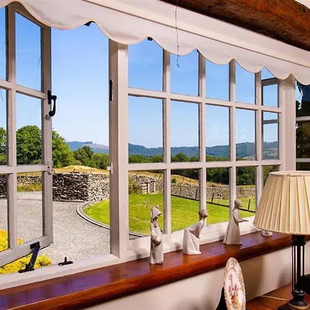 Nyaraló Bank Barn At Rusland *