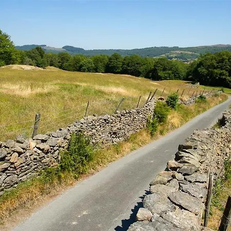 Nyaraló Bank Barn At Rusland *